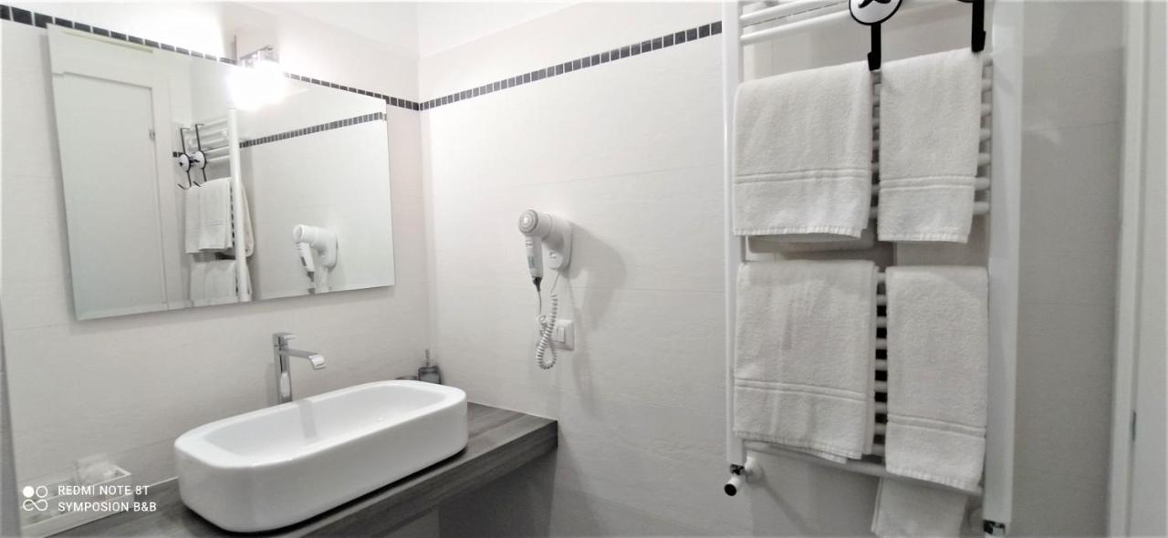 Symposion B&B Apart Naples Luaran gambar